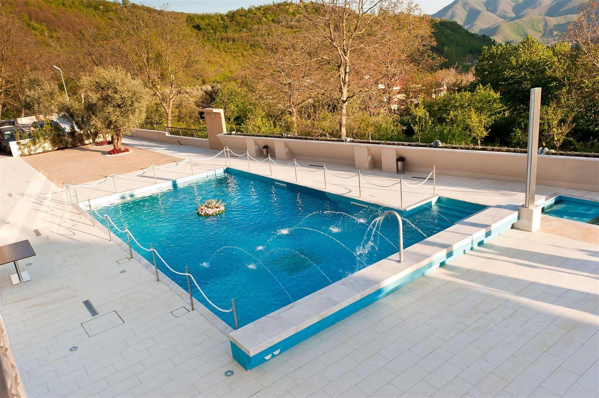 Vea Resort Hotel Mercato San Severino Exterior foto